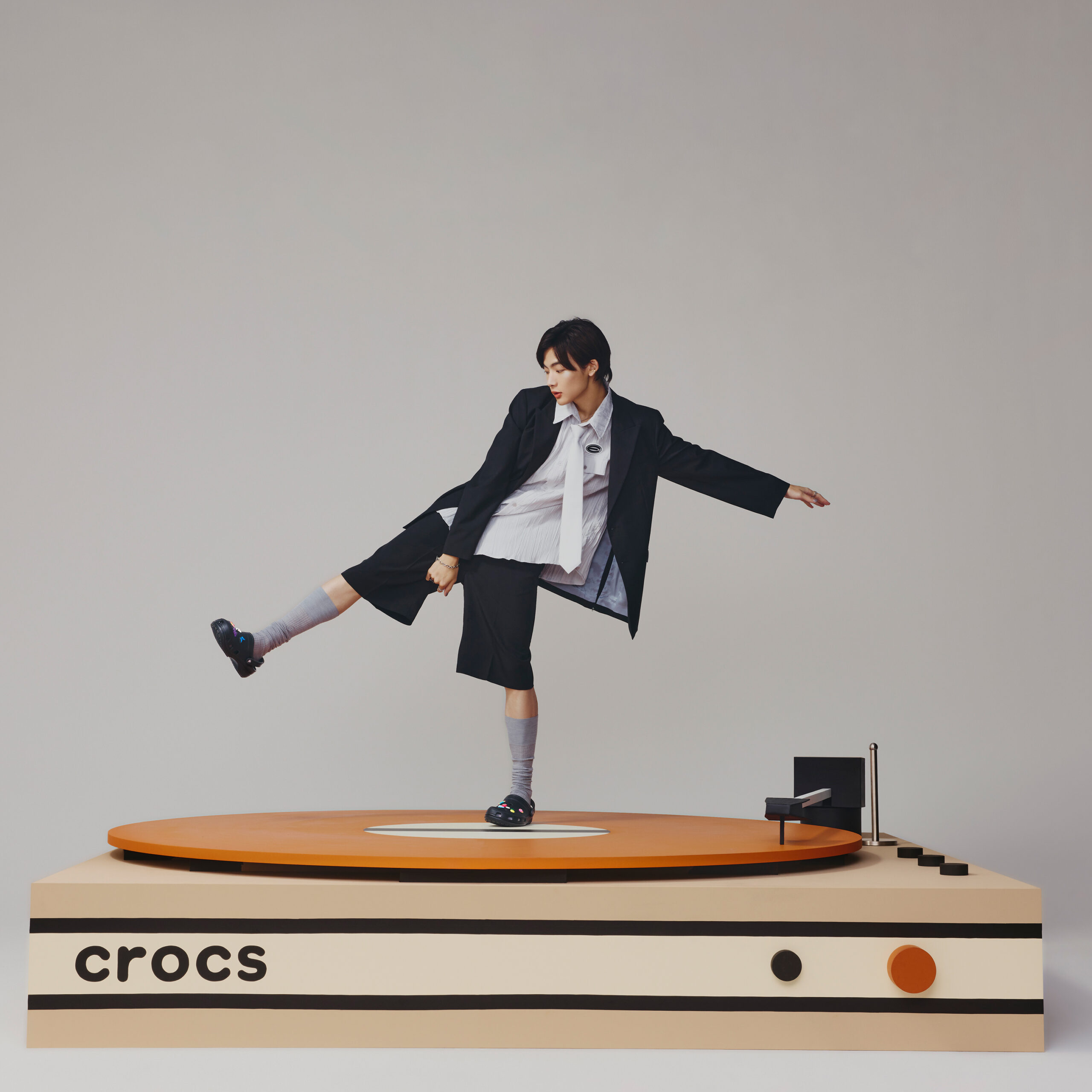 Crocs × NOA