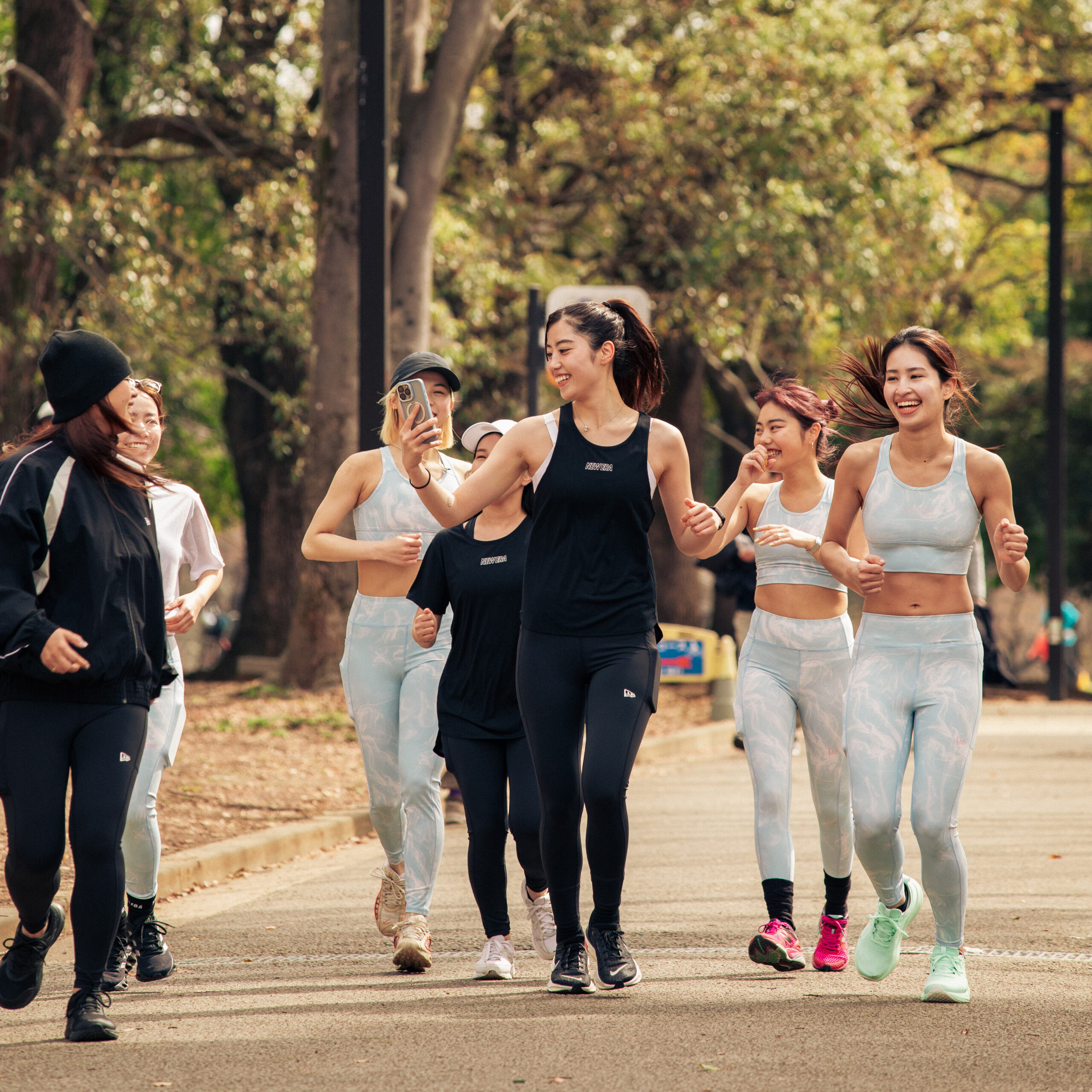 NEW ERA WOMEN PERFORMANCE APPAREL RUNNING SESSION